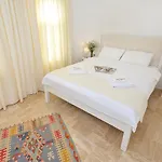 Blanche Hotel