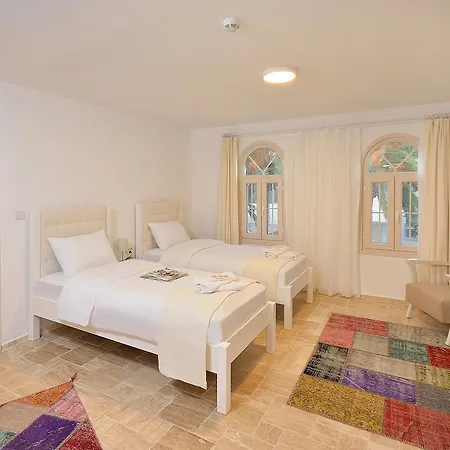 Blanche Hotel